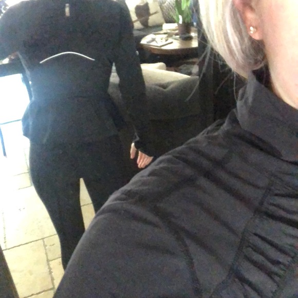 Zella jacket - Picture 5 of 6